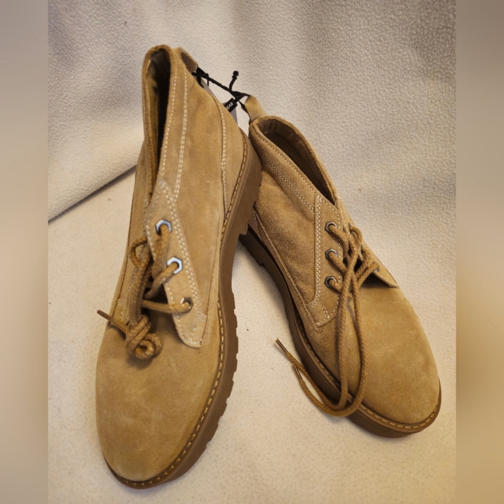 Men's casual shoes